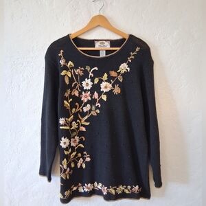 90s Tiara Black Sweater with Floral Embroidery